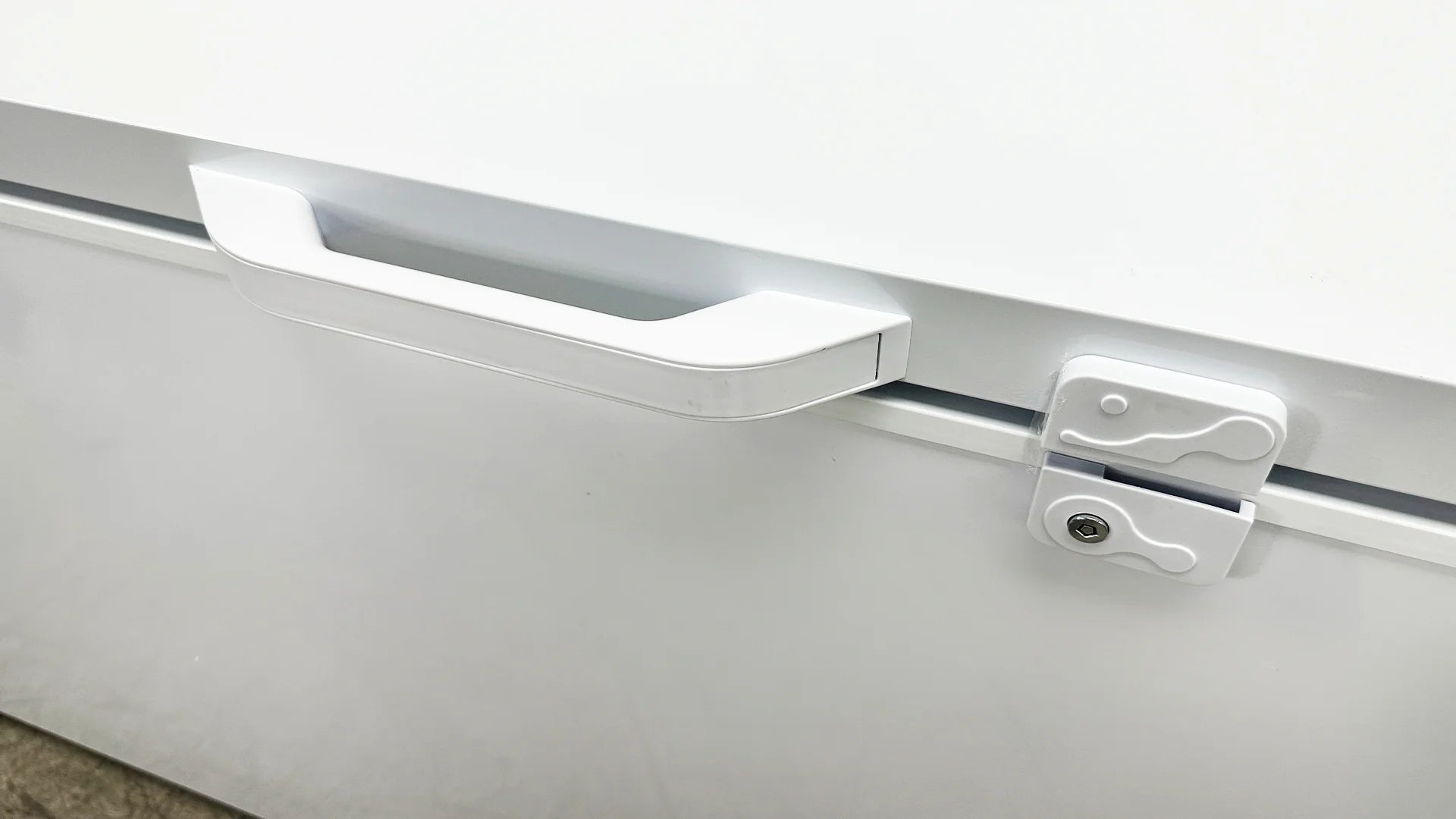 2026 New NSF 79 in. Solid Door Commercial Chest Freezer 30 Cu. Ft. Two Door Chest Freezer White - Image 12
