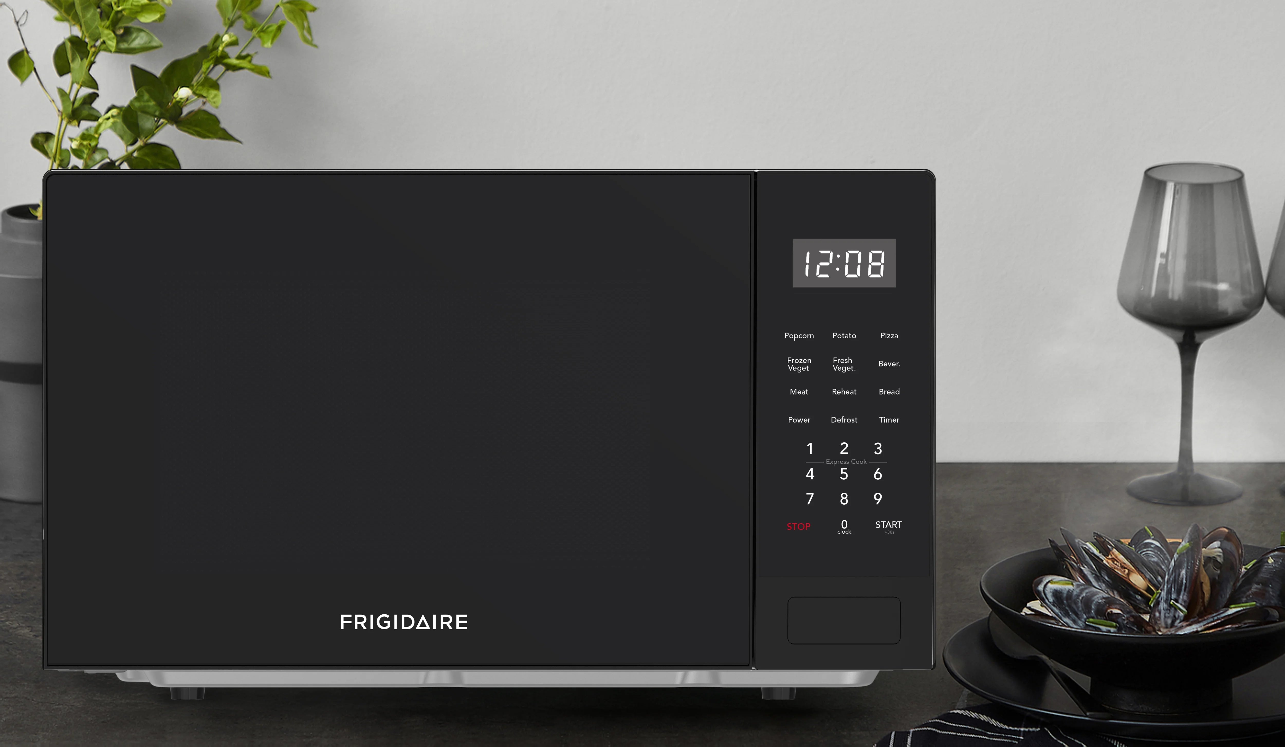 2026 New Frigidaire 0.9 cu ft Countertop Microwave Ovens in Black, EMW953 - Image 10