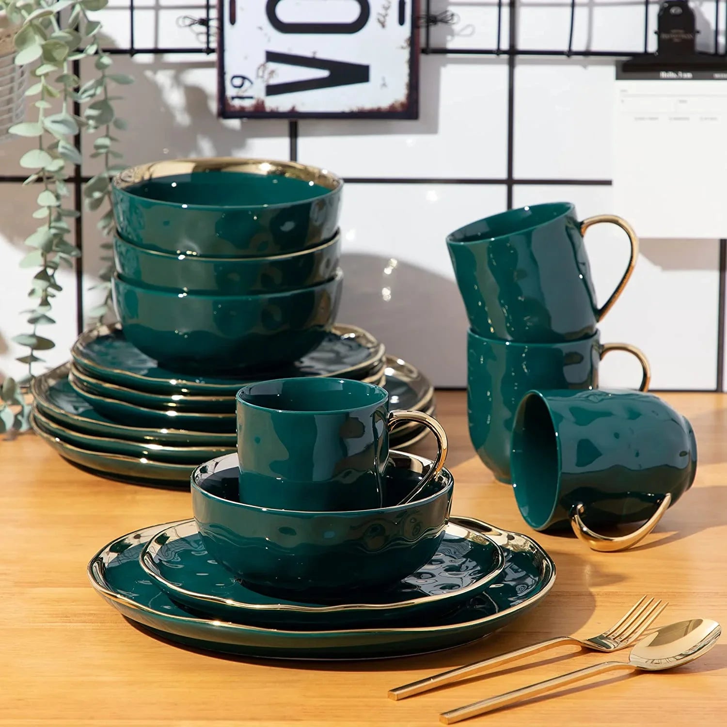 2026 New LOVECASA Dinnerware Sets, Stoneware Dinner Set for 8, 32-Piece Round Dark Green and Gold, Series Sweet - Image 7