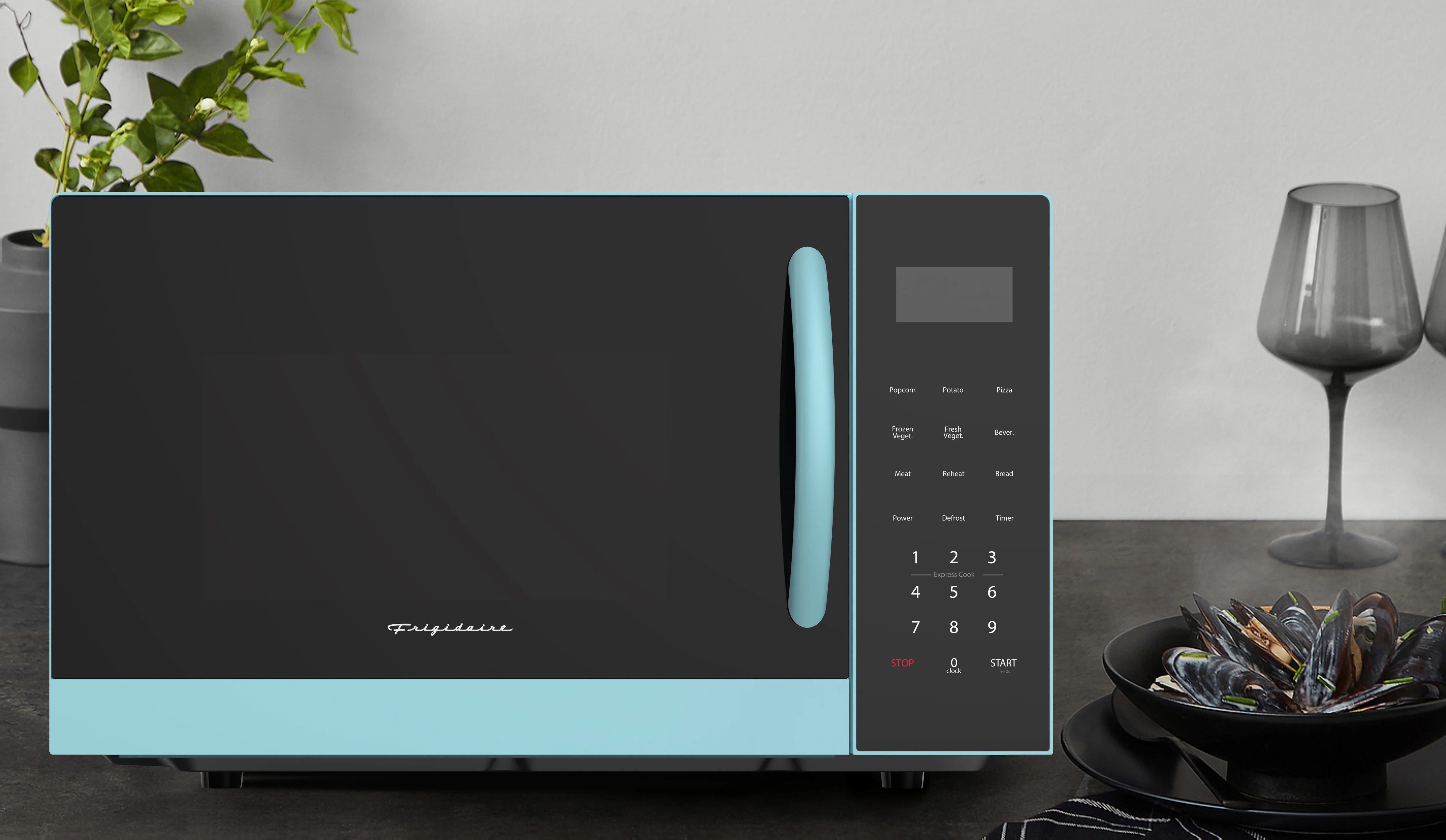 2026 New Frigidaire 0.9 cu ft Countertop Microwave Ovens in Black, EMW953 - Image 13